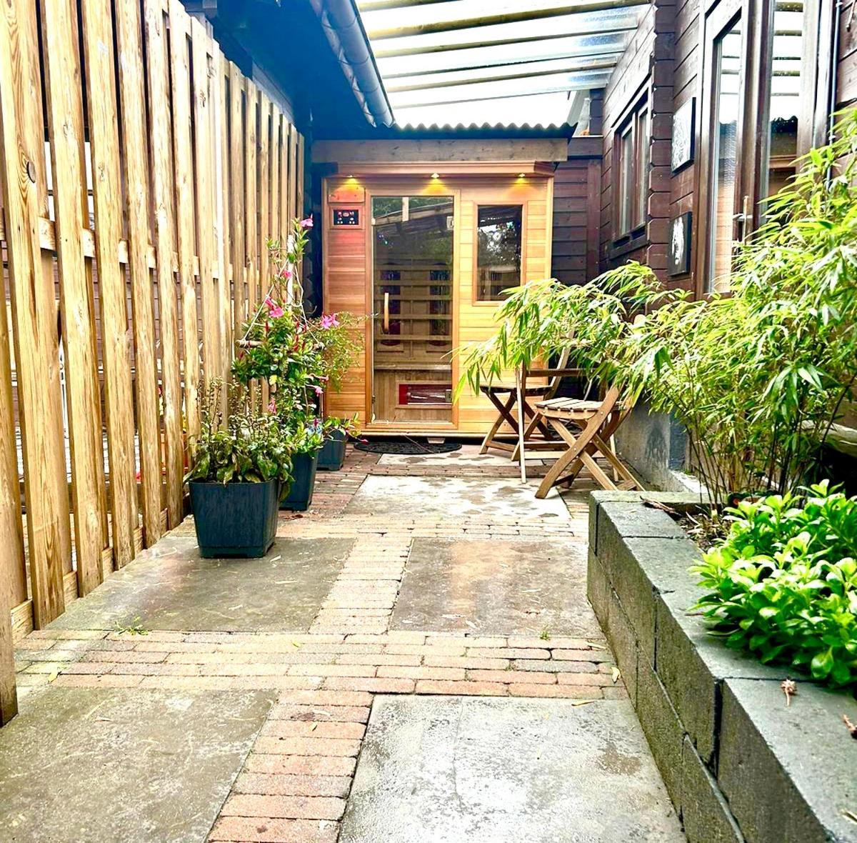 Jungle Style Lodge With Jacuzzi ,Sauna And Garden Near Amsterdam Vijfhuizen Exterior photo